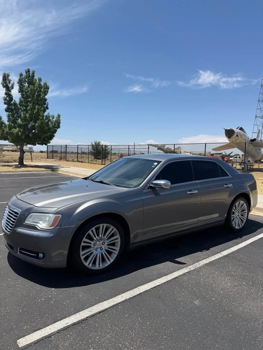 2012 Chrysler 300 (2005-2023) - Image 9 of 20