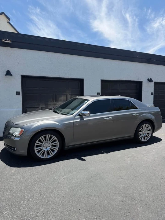 2012 Chrysler 300 (2005-2023) - Image 6 of 20