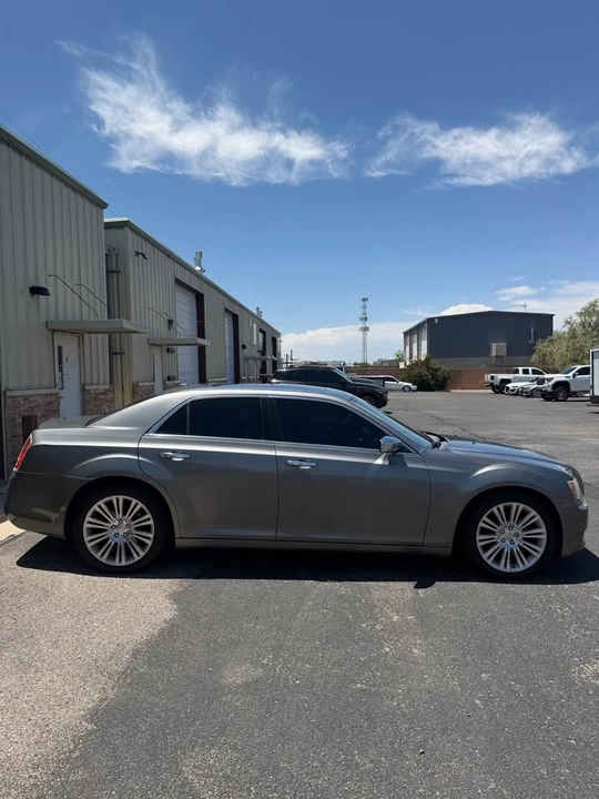2012 Chrysler 300 (2005-2023) - Image 15 of 20