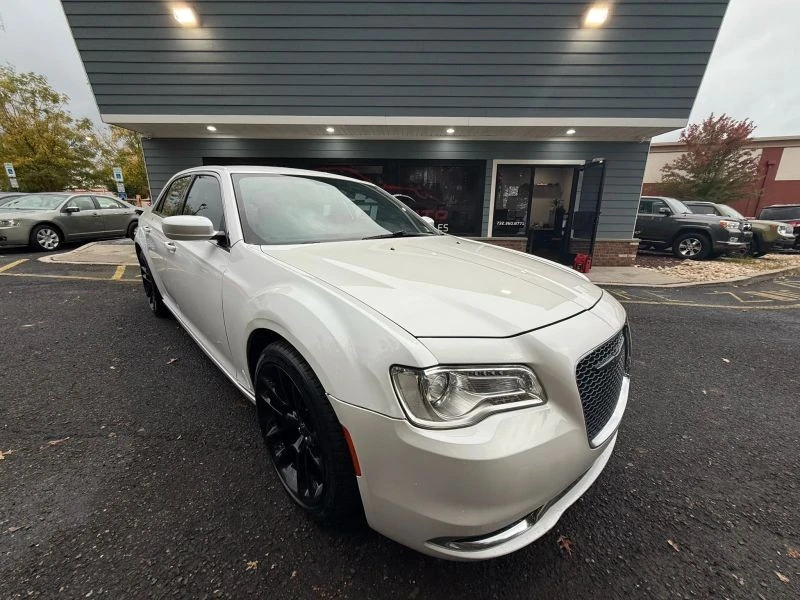 2012 Chrysler 300 (2005-2023) - Image 8 of 12