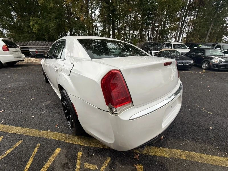 2012 Chrysler 300 (2005-2023) - Image 4 of 12