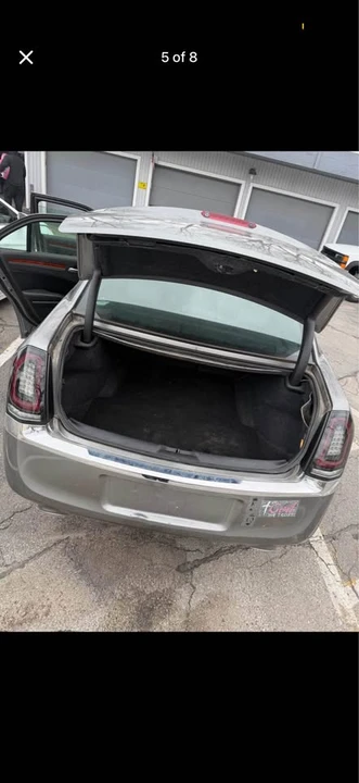 2012 Chrysler 300 (2005-2023) - Image 16 of 17