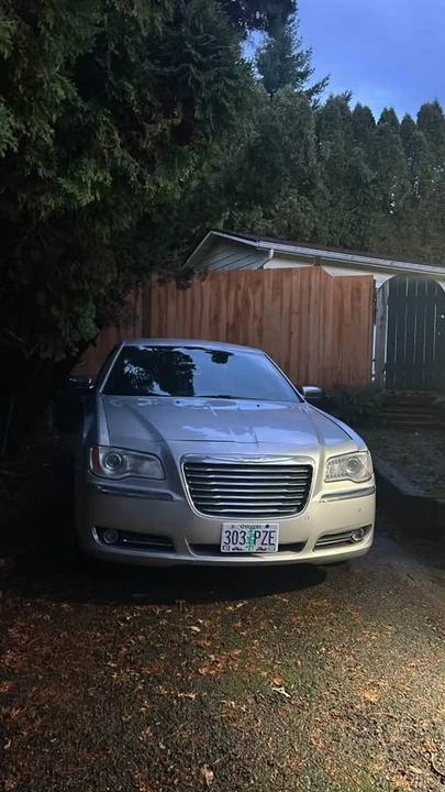 2012 Chrysler 300 (2005-2023) - Image 3 of 11