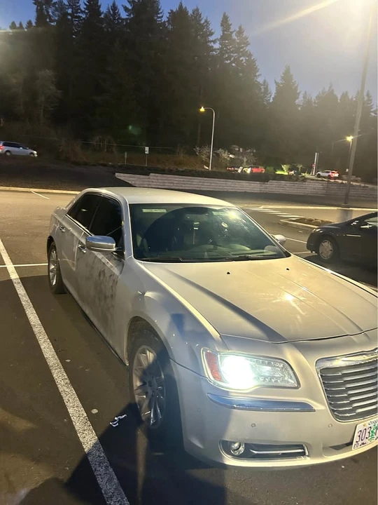 2012 Chrysler 300 (2005-2023) - Image 2 of 11