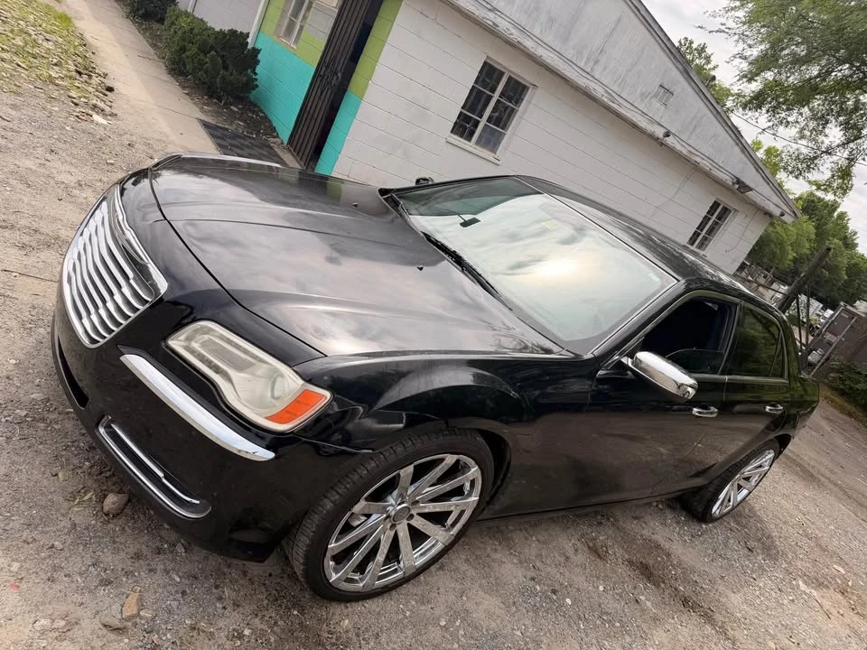 2012 Chrysler 300 (2005-2023) - Image 3 of 5