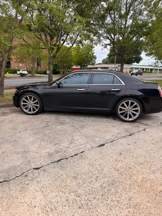 2012 Chrysler 300 (2005-2023) - Image 5 of 5