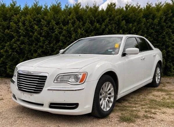 2012 Chrysler 300 (2005-2023) - Image 2 of 4