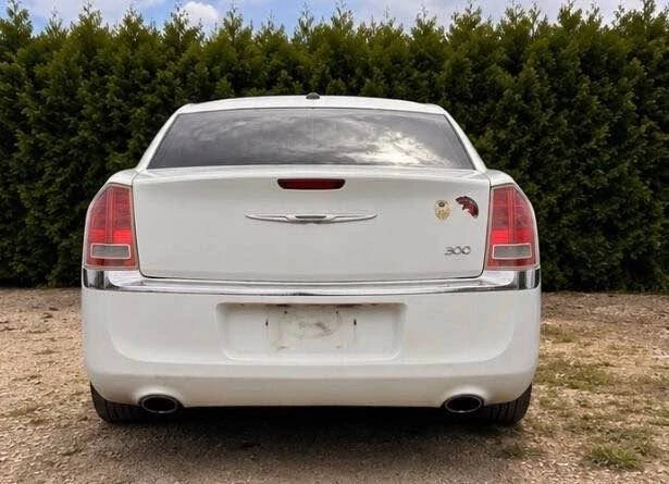 2012 Chrysler 300 (2005-2023) - Image 4 of 4