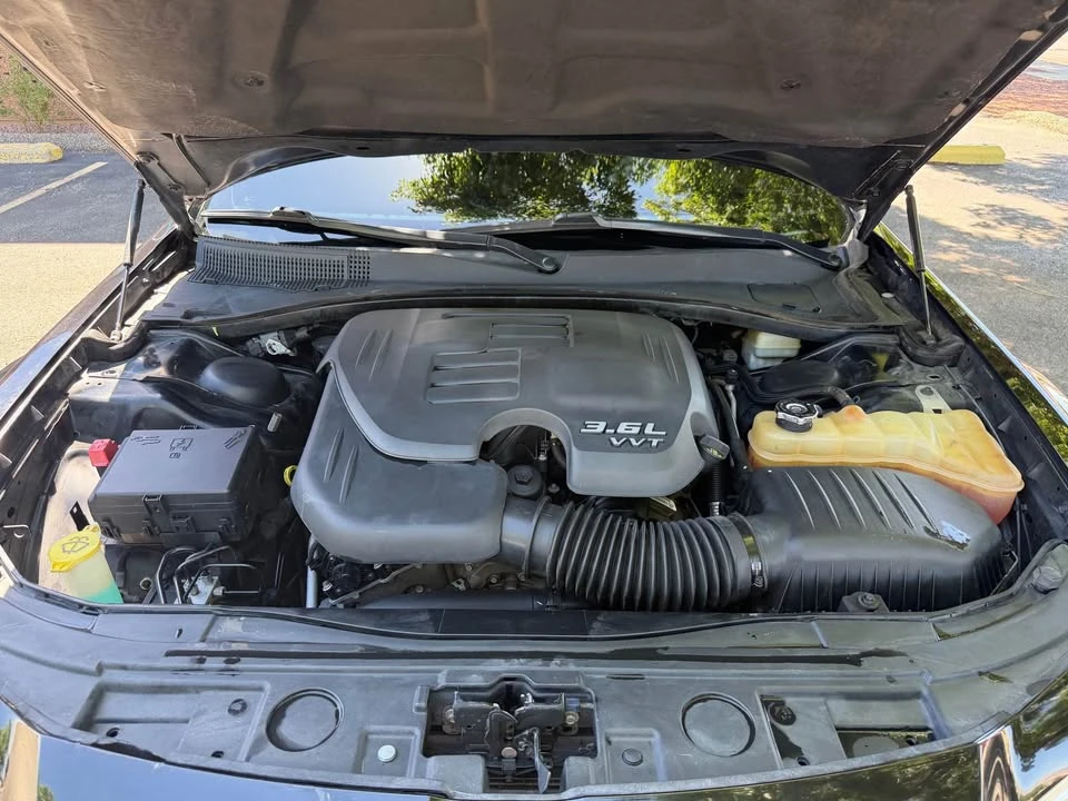 2012 Chrysler 300 (2005-2023) - Image 12 of 15