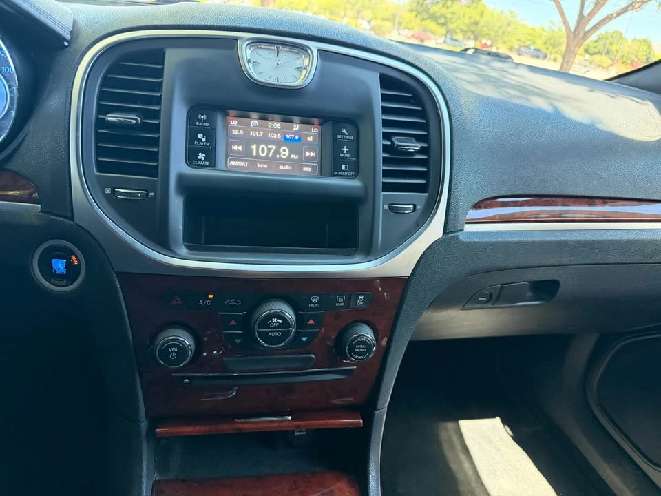 2012 Chrysler 300 (2005-2023) - Image 13 of 15