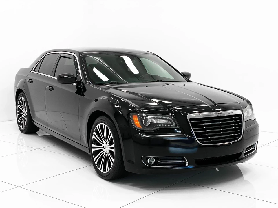 2012 Chrysler 300 (2005-2023) - Image 7 of 12