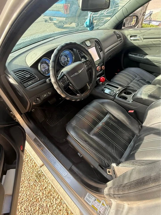 2012 Chrysler 300 (2005-2023) - Image 7 of 8