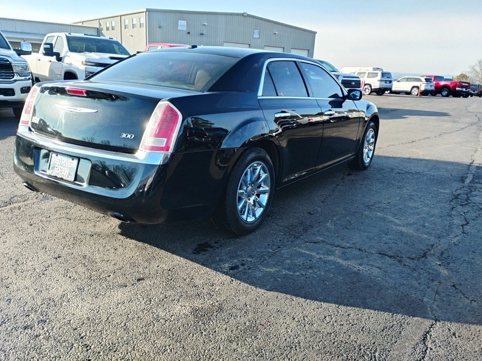 2012 Chrysler 300 (2005-2023) - Image 5 of 12