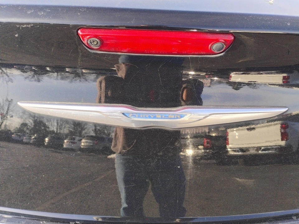 2012 Chrysler 300 (2005-2023) - Image 11 of 12