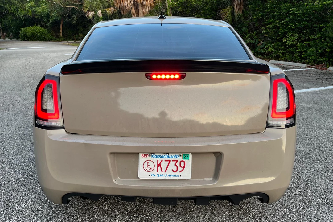 2012 Chrysler 300 (2005-2023) - Image 5 of 31