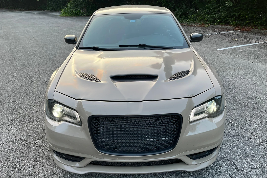 2012 Chrysler 300 (2005-2023) - Image 2 of 31