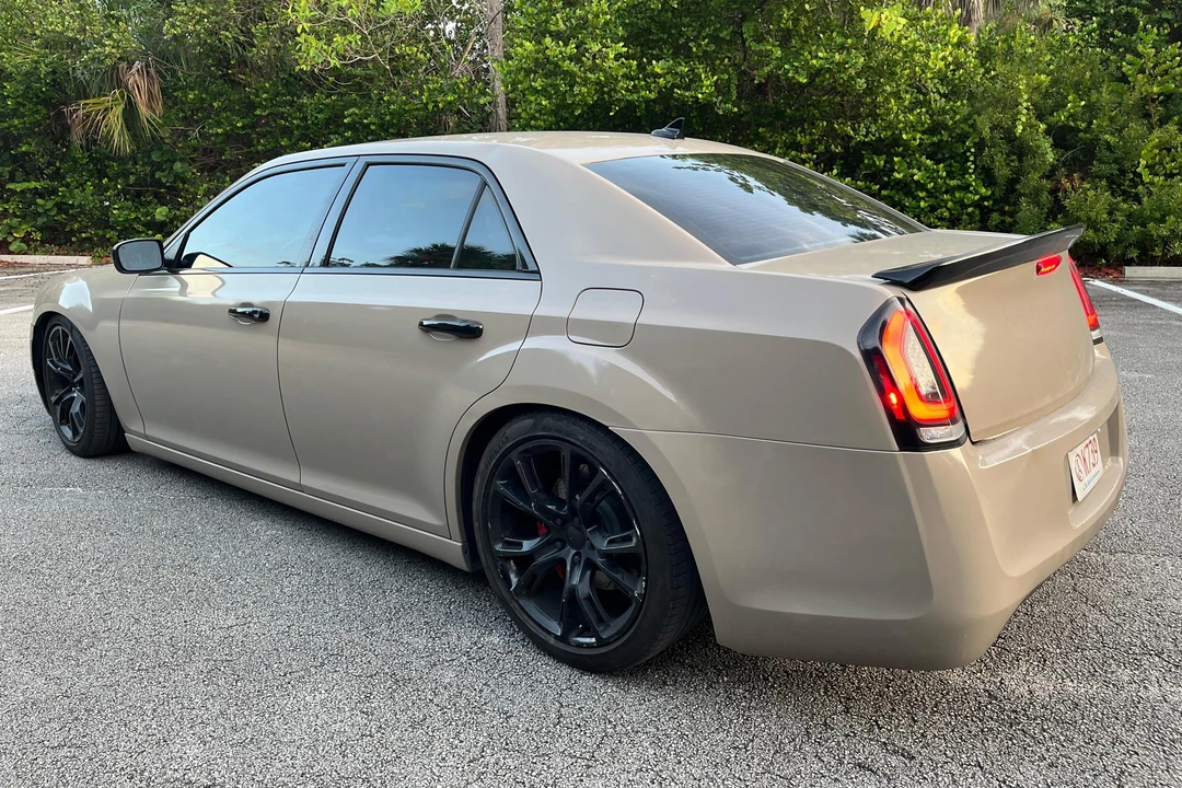 2012 Chrysler 300 (2005-2023) - Image 4 of 31