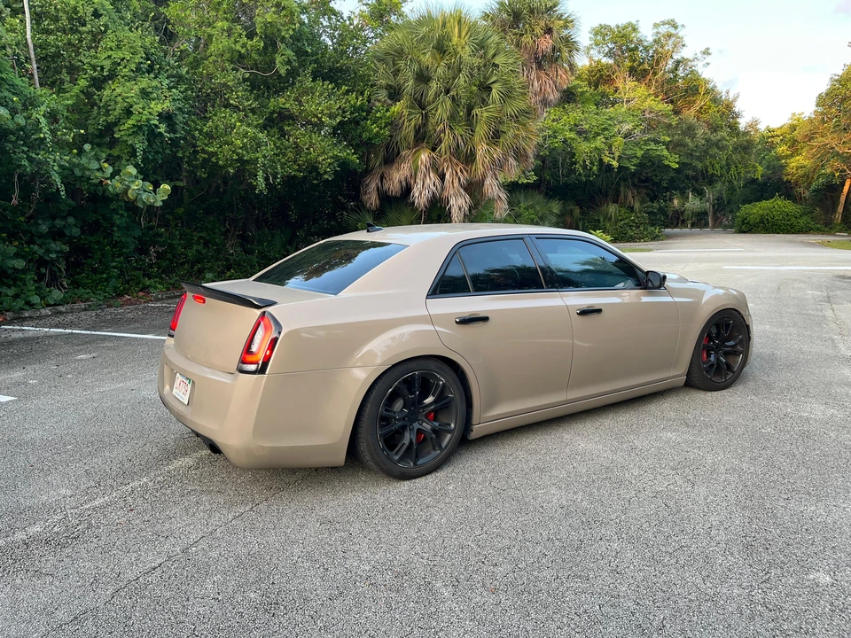 2012 Chrysler 300 (2005-2023) - Image 21 of 31