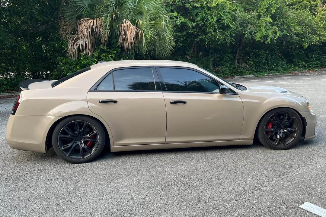 2012 Chrysler 300 (2005-2023) - Image 3 of 31