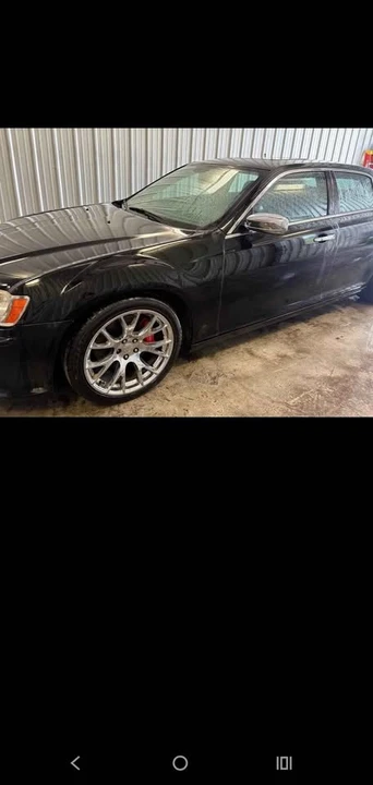 2012 Chrysler 300 (2005-2023) - Image 4 of 4