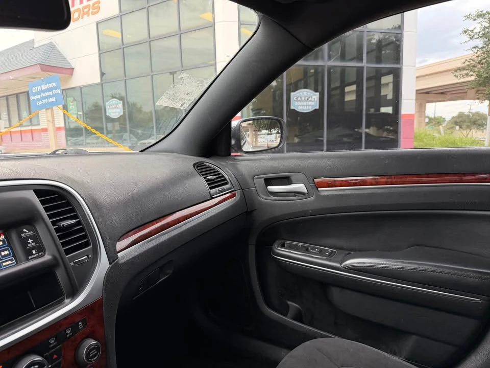 2012 Chrysler 300 (2005-2023) - Image 12 of 12