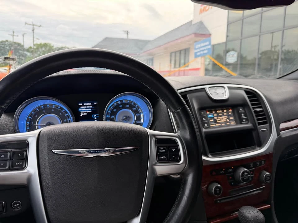 2012 Chrysler 300 (2005-2023) - Image 11 of 12