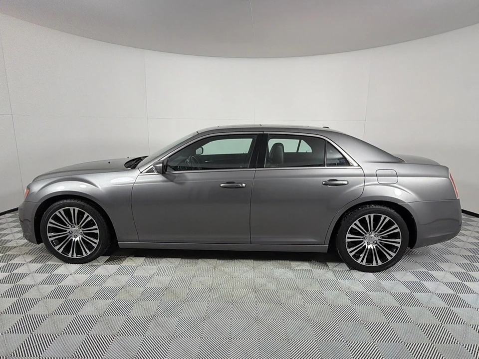 2012 Chrysler 300 (2005-2023) - Image 7 of 12