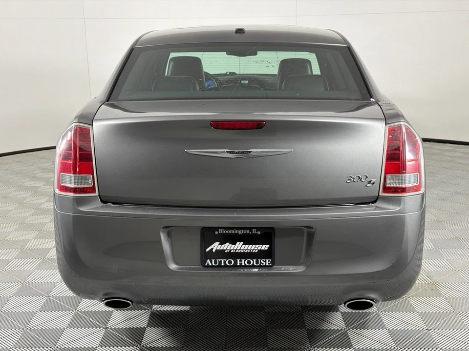 2012 Chrysler 300 (2005-2023) - Image 5 of 12