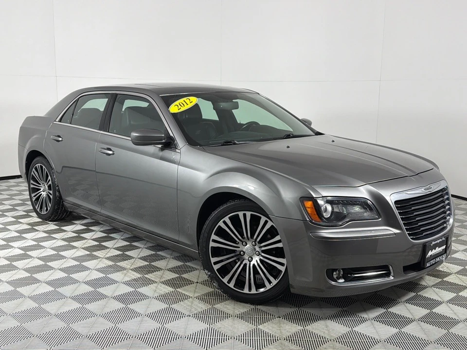 2012 Chrysler 300 (2005-2023) - Image 2 of 12