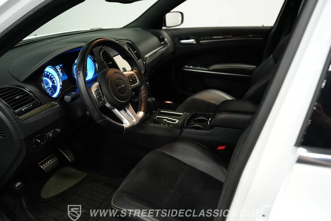 2012 Chrysler 300 (2005-2023) - Image 4 of 21