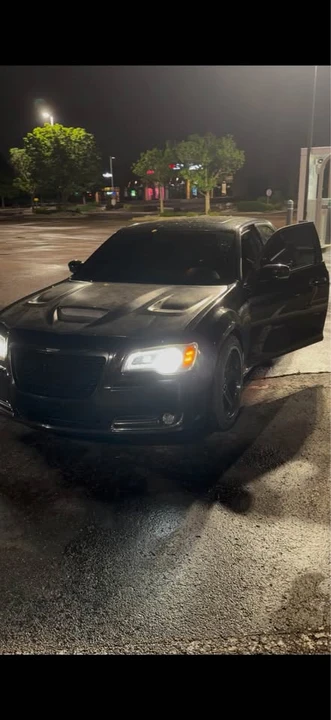 2012 Chrysler 300 (2005-2023) - Image 11 of 13