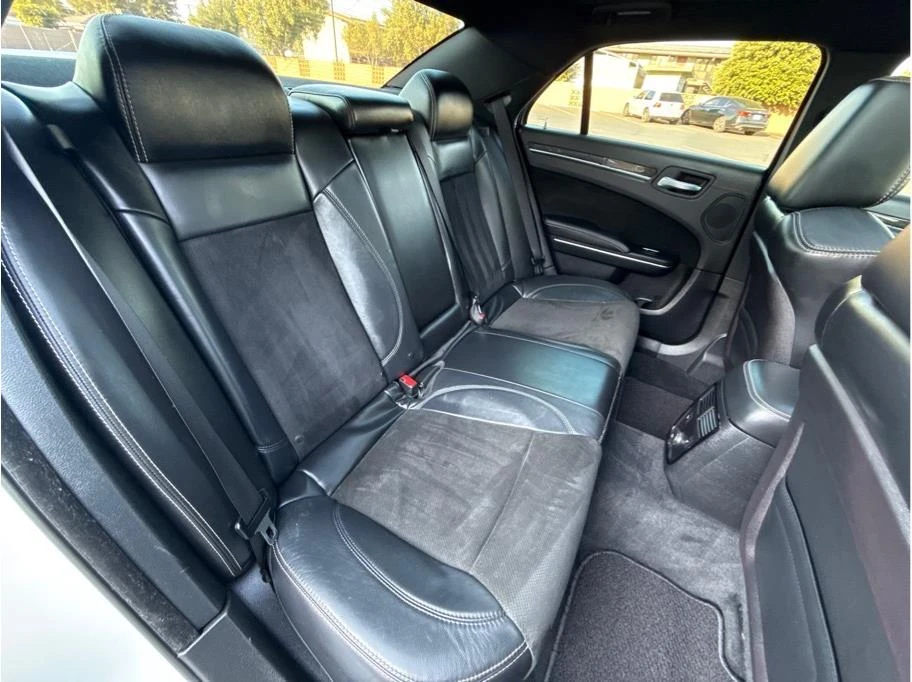 2012 Chrysler 300 (2005-2023) - Image 14 of 31
