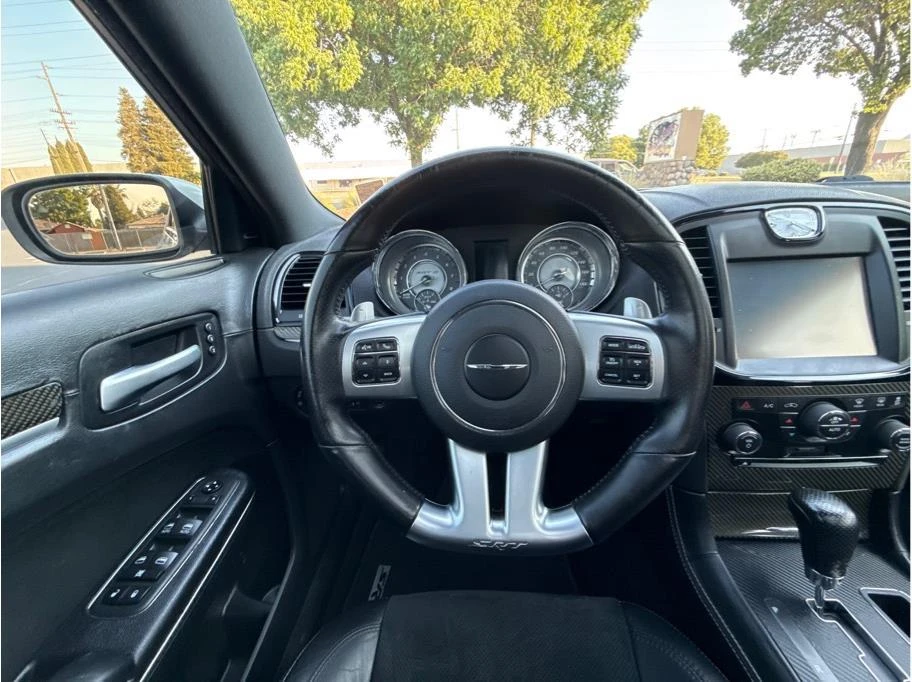 2012 Chrysler 300 (2005-2023) - Image 16 of 31
