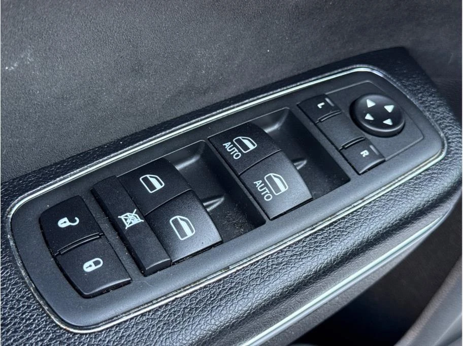 2012 Chrysler 300 (2005-2023) - Image 20 of 31