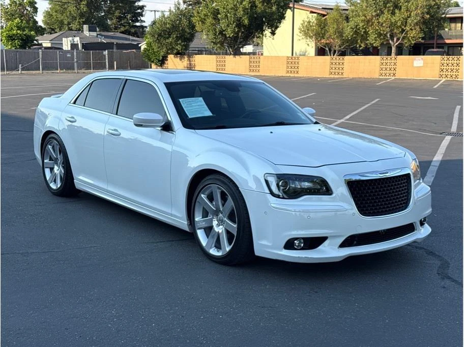 2012 Chrysler 300 (2005-2023) - Image 3 of 31