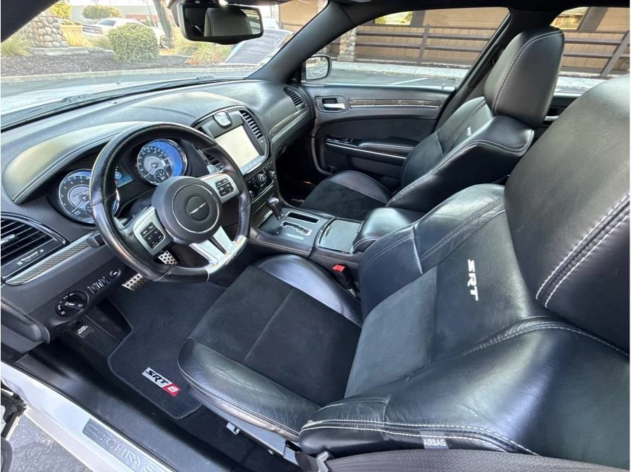 2012 Chrysler 300 (2005-2023) - Image 7 of 31