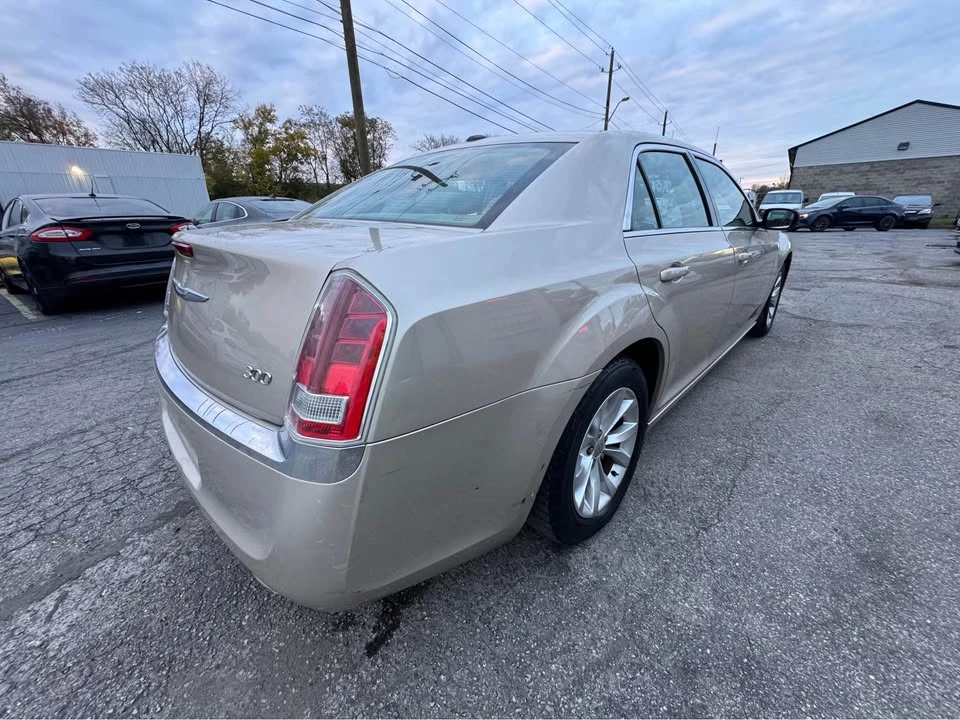 2012 Chrysler 300 (2005-2023) - Image 6 of 13