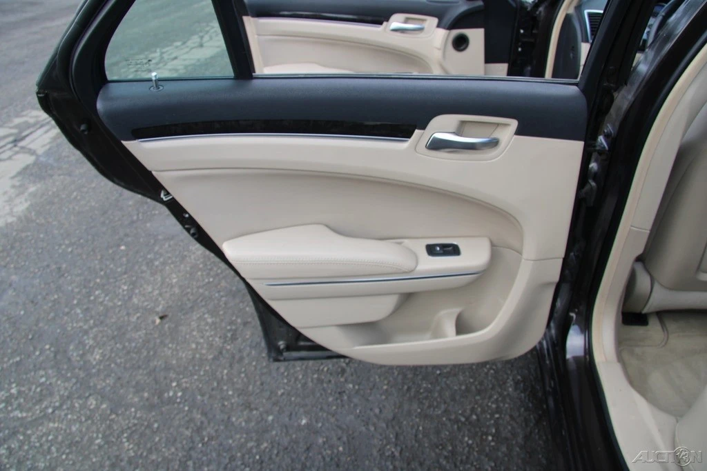 2012 Chrysler 300 (2005-2023) - Image 20 of 21