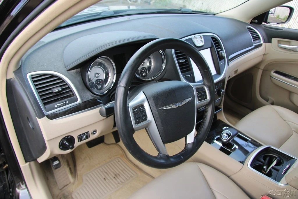 2012 Chrysler 300 (2005-2023) - Image 14 of 21