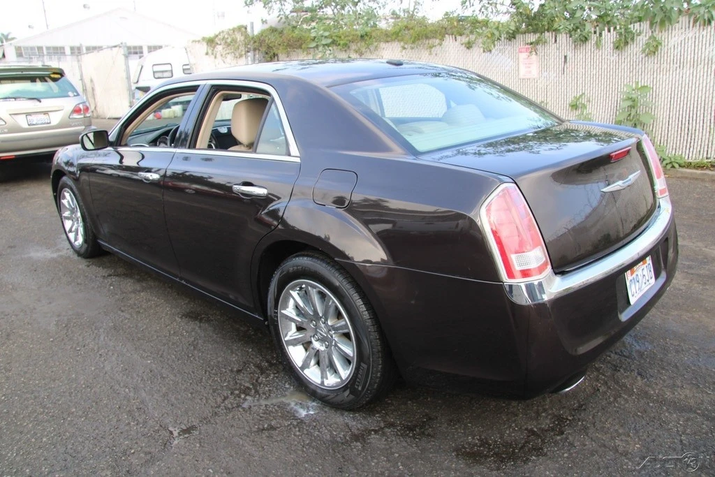 2012 Chrysler 300 (2005-2023) - Image 4 of 21