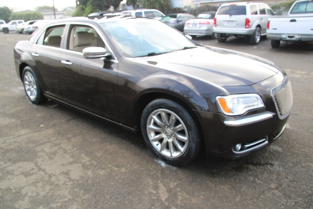 2012 Chrysler 300 (2005-2023) - Image 8 of 21