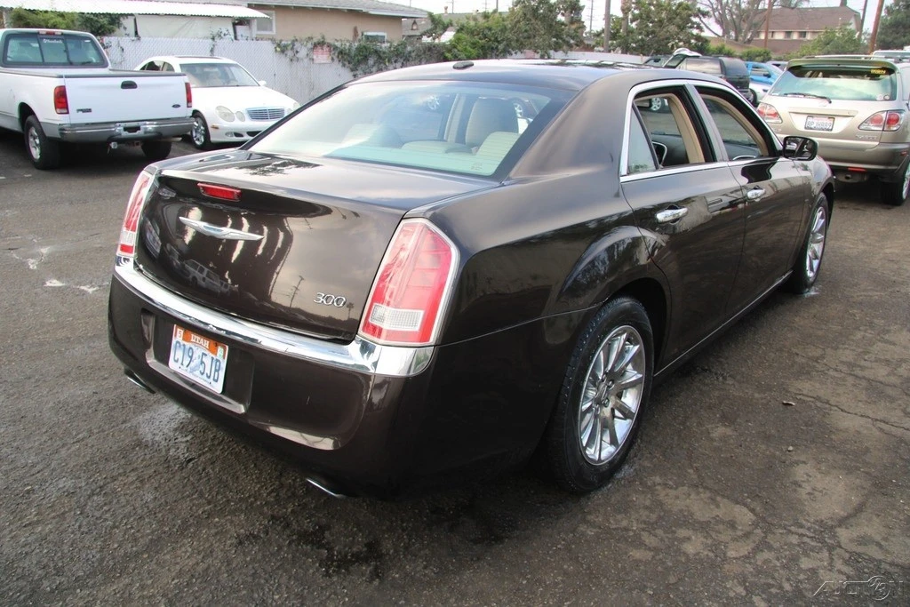 2012 Chrysler 300 (2005-2023) - Image 6 of 21