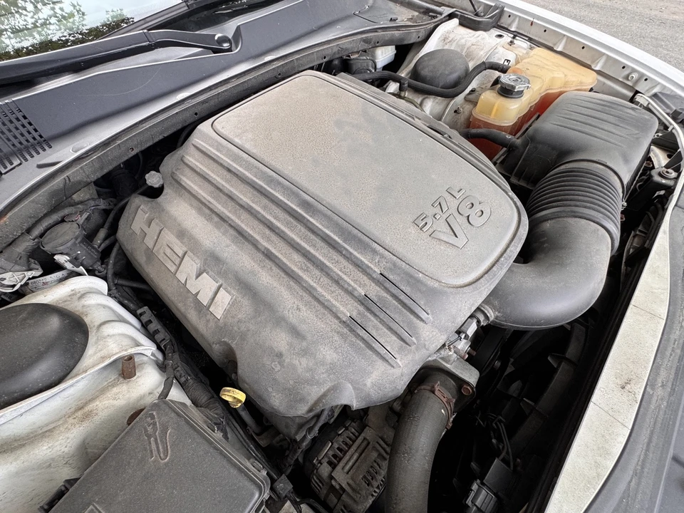 2012 Chrysler 300 (2005-2023) - Image 27 of 28