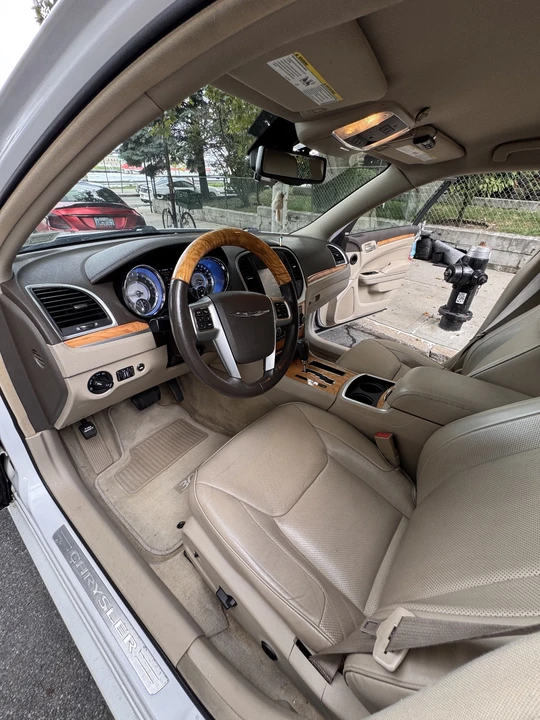 2012 Chrysler 300 (2005-2023) - Image 20 of 28