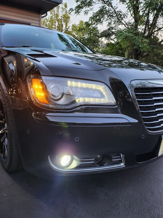 2012 Chrysler 300 (2005-2023) - Image 17 of 21