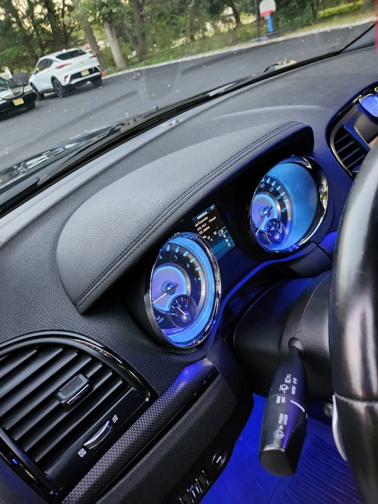 2012 Chrysler 300 (2005-2023) - Image 5 of 21