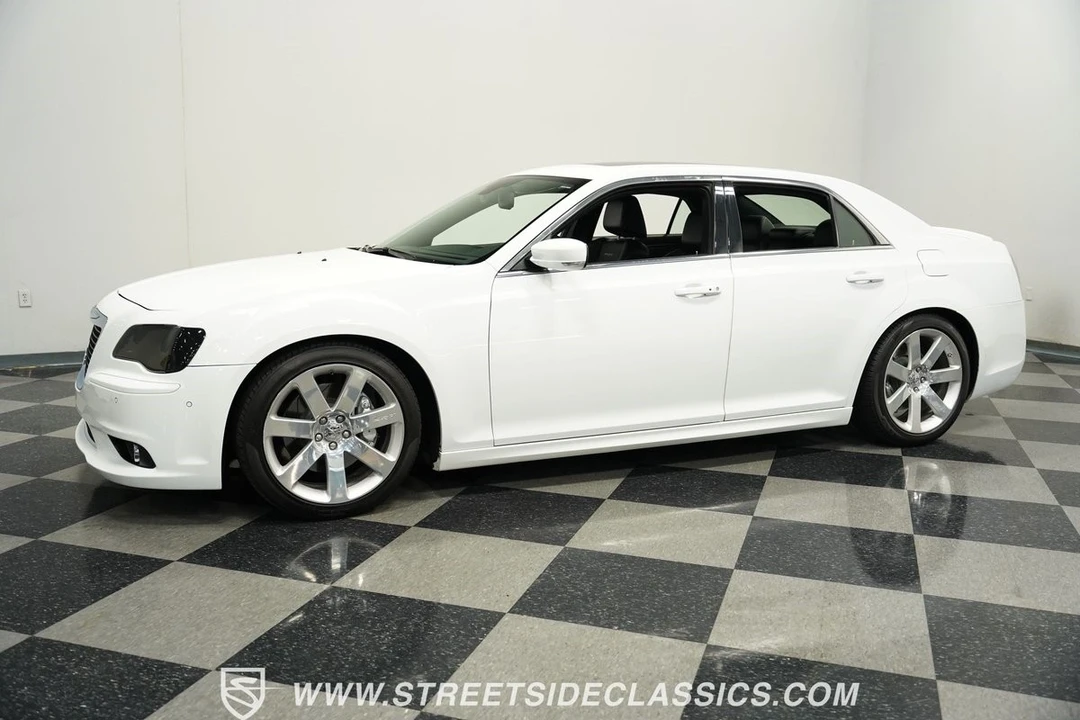2012 Chrysler 300 (2005-2023) - Image 7 of 21