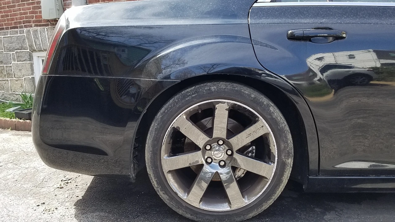 2012 Chrysler 300 (2005-2023) - Image 4 of 21
