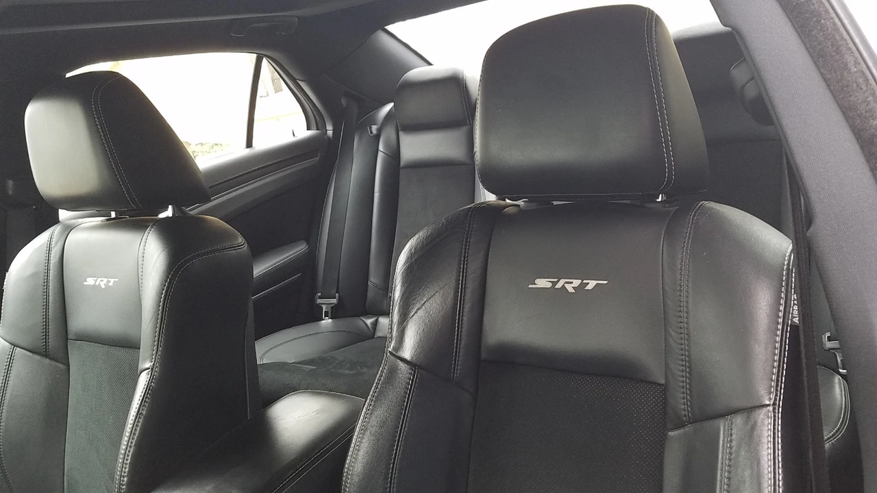 2012 Chrysler 300 (2005-2023) - Image 8 of 21