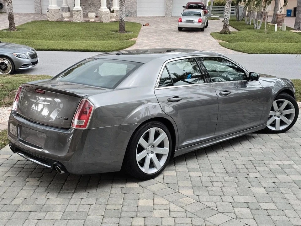 2012 Chrysler 300 (2005-2023) - Image 7 of 21